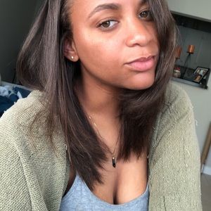 Meet your Posher, Laryn